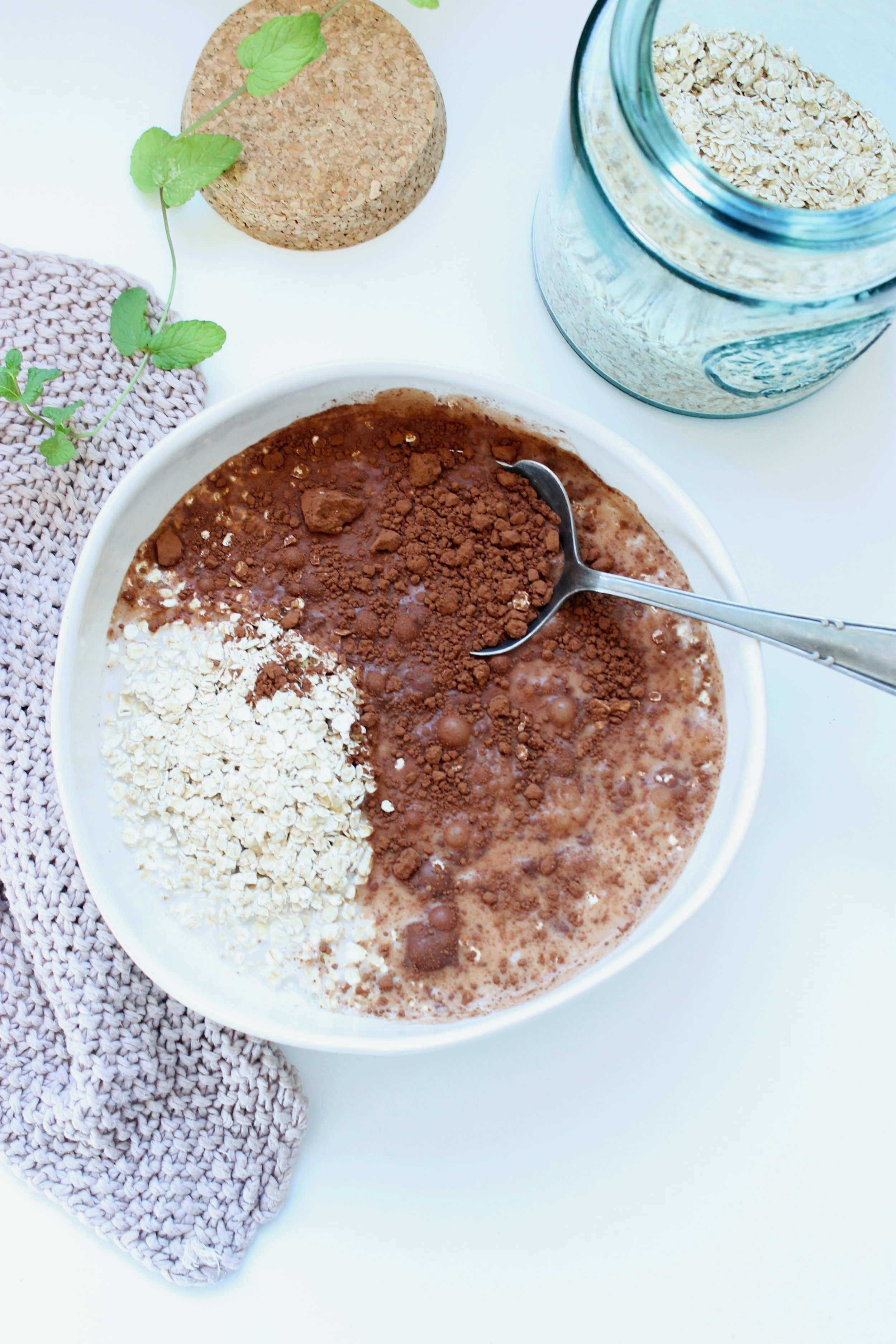 Raspberry cocoa overnight oat pots {vegan & gluten free} | Beloved Kitchen
