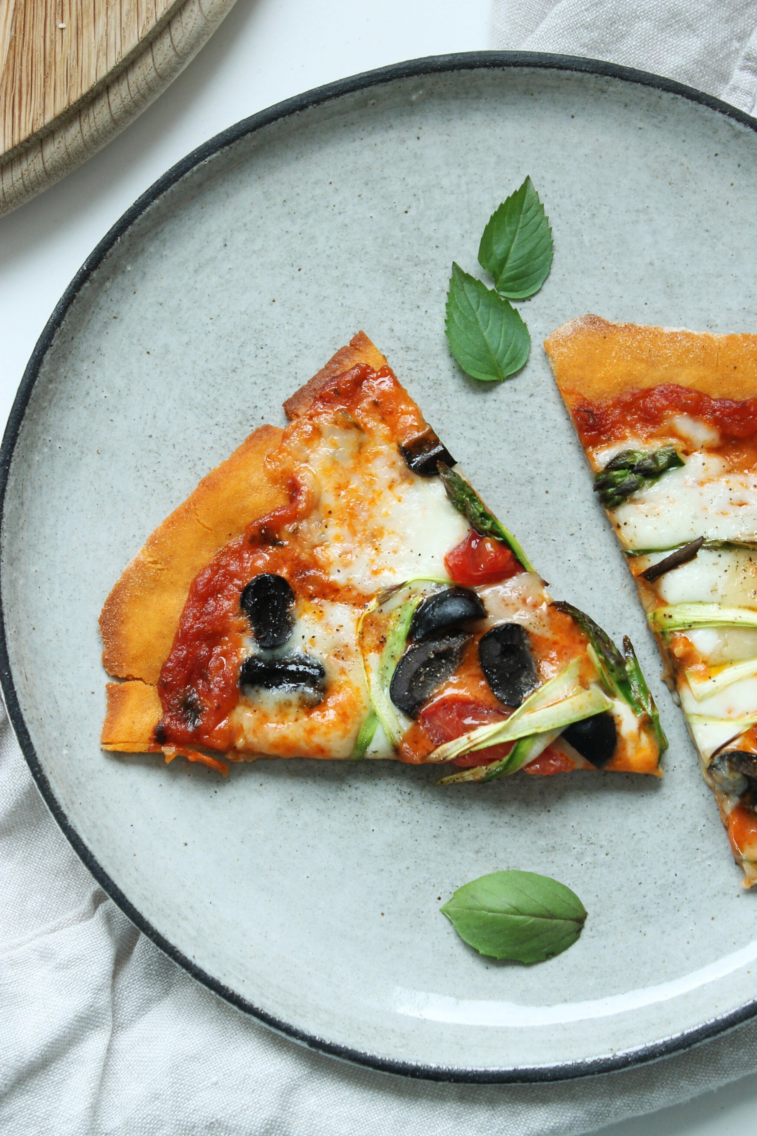 Red pesto pizza | Beloved Kitchen
