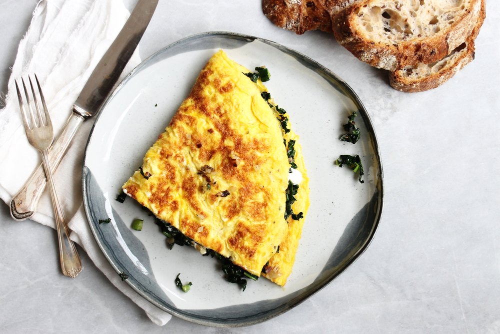 Kale, shallot and goats’ cheese omelette